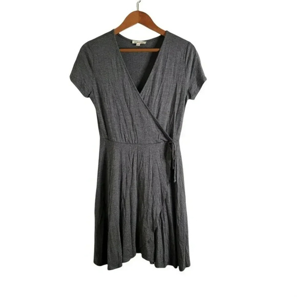 Rolla Coster Dresses & Skirts - Rolla Coster Gray Casual wrap Dress  V neck Women's size L.